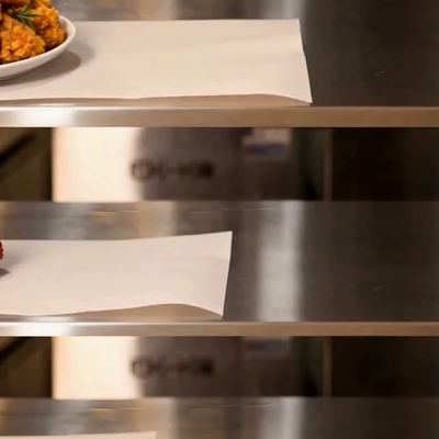 @dookki.perth 게시물: Choose your fighter. 🍗🔥 Korean Fried Chicken — crispy and golden. Sweet & Spicy  (2026.09.28)