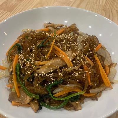 @emone.koreanfood 게시물: . Something new is coming… 👀 Our homemade Japchae is almost here! Chewy sweet po (2026.06.16)
