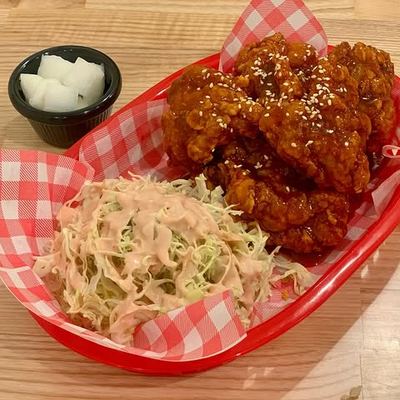 @emone.koreanfood 게시물: . KOREAN FRIED CHICKEN Coming Soon at E.MO.NE‼️ ✨ Crispy Fried Chicken ✨ Home-ma (2026.06.17)