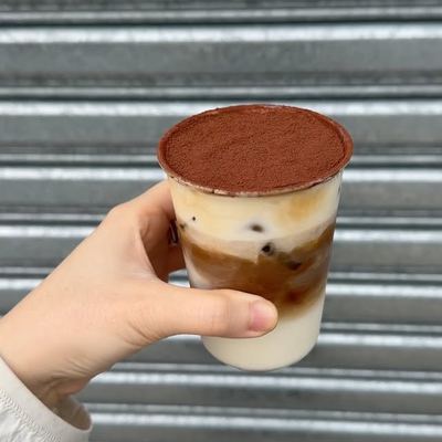 @folibakery 게시물: Foli Cream Coffee made with Foli syrup, milk, soft cream, and finished with Mörk (2026.05.18)