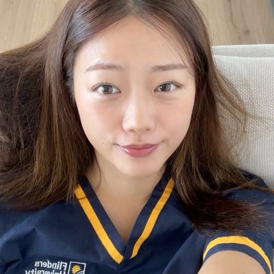 @h.rin.y2 게시물: 내가 아닌 ’학생‘으로 존재하는 시간들. 타인을 위해 분주하게 나를 잃어버리는 시간들. 가장 초라한 나를 만나 모름을 인정하고 매일같이 앎을 위 (2026.09.13)