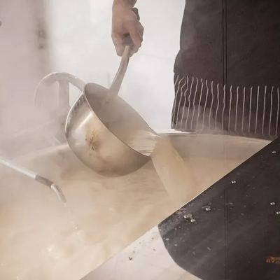 @hansangrestaurant 게시물: This is where 72 hours of patience pays off. 😮‍💨🇰🇷 Our Seollangtang broth simmer (2026.09.21)