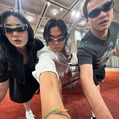 @hyun.vlog 게시물: we’re back, with @safiyany & @tylerlwilliams29 (2026.06.27)