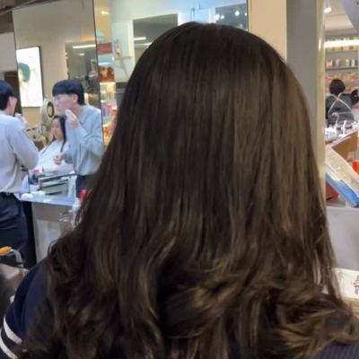 @kimsunyoung_strathfield 게시물: Fresh layers + straightening root + soft curls + smooth, healthy-looking hair. M (2026.09.28)