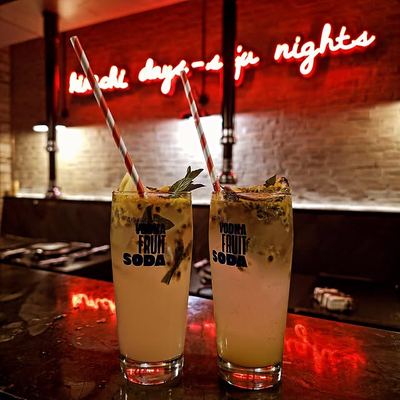 @ktown_neutralbay 게시물: ✨ NEW AT K-TOWN! ✨ Try our refreshing Passion Fruit Mint Mocktail/Cocktail 💛 Swe (2026.09.04)