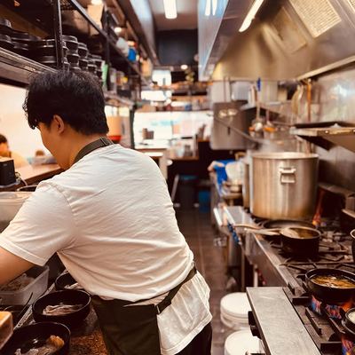 @miryang_eastwood 게시물: 찾아주시는 손님들께 밀양국밥의 맛을 그대로 전하고 싶은 마음으로, 오늘도 주방 한켠에서 정성껏 준비하는 우리 팀에게 감사의 마음을 전해봅니다.  (2026.02.27)