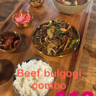 @palsaiknamooperth 게시물: Beef bulgogi combo 5 side dishes Beef bulgogi Kimchi soup or soy bean soup 1 ric (2024.05.16)