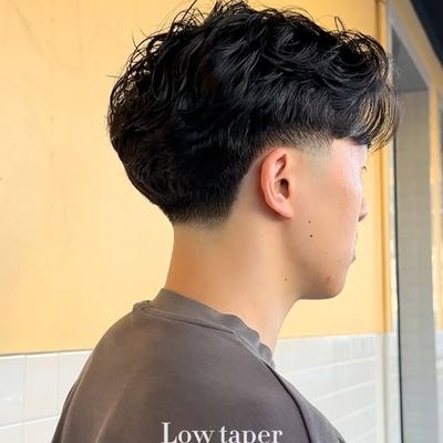 @perm_perm_hair 게시물: LOW TAPER × NATURAL CURL Natural texture, clean silhouette A low taper with soft (2026.09.29)