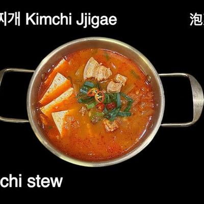 @tenskitchenspencer 게시물: Kimchi stew is now available!🤤 come to try our variety choice of soup! #porkbone (2024.06.19)