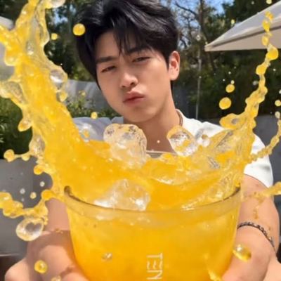 @tenthousand_eastwood 게시물: Three refreshing flavors, one very easy choice. 🍊✨ Passion Fruit Hallabong Ade G (2026.09.27)