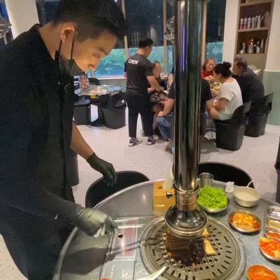 @thegogi_k.bbq 게시물: @thegogi_k.bbq . . Our restaurant manager, Alex, trying to service and bbq for t (2026.02.22)