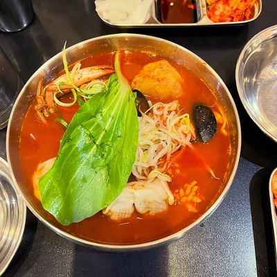 @themandoo.strathfield 게시물: Cold weather + hot soup = the perfect combo. 🍜❄️ Tried The Mandoo Strathfield an (2026.07.03)
