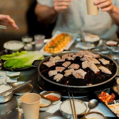 @tong86_kbbq 게시물: Good friends, great vibes, and even better BBQ at Tong86! 🔥🍖 (2025.03.08)
